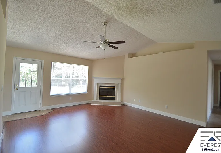 30 Lancelot Dr — Photo 10