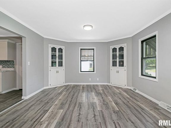 4th image of 3211 38th Ave