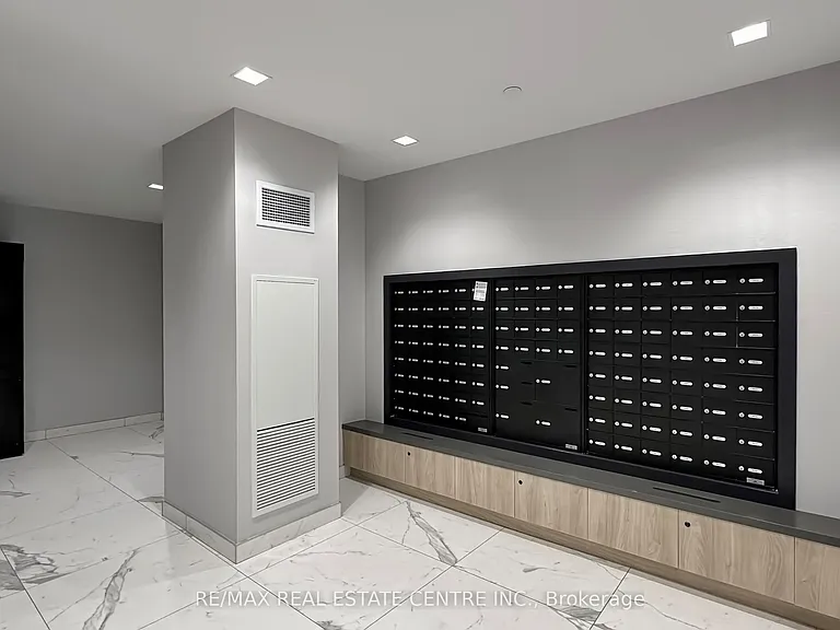 1010 Dundas St E #Penthouse 17 — Photo 44