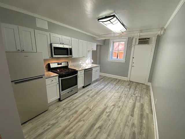 515 Seward Sq SE #8 — Photo 4