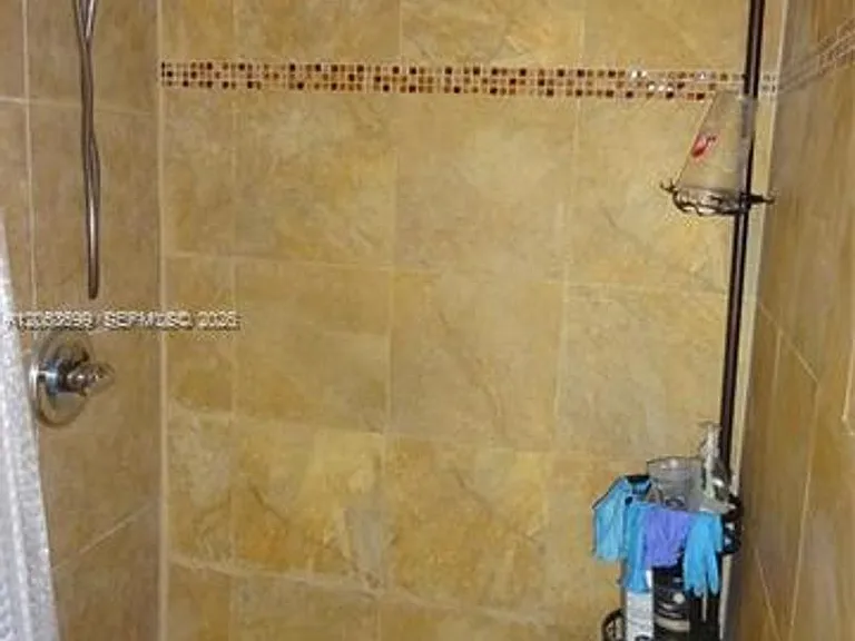 9240 SW 56th St #9240 — Photo 11