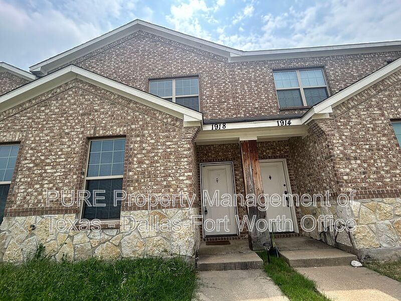 1st image of 1918 Timber Oaks Dr