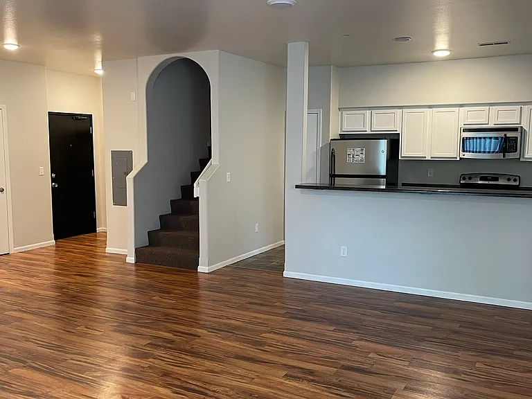 408 S Van Buren St #8 — Photo 5