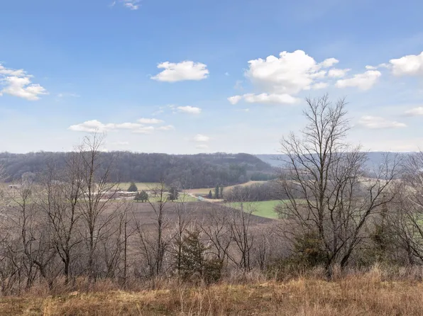 5007 Chalet Ct, Red Wing, MN 55066