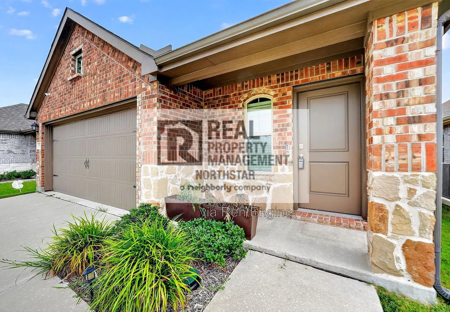 3 bed, 2.0 bath, 1604 sqft, $1,995 — Photo 3