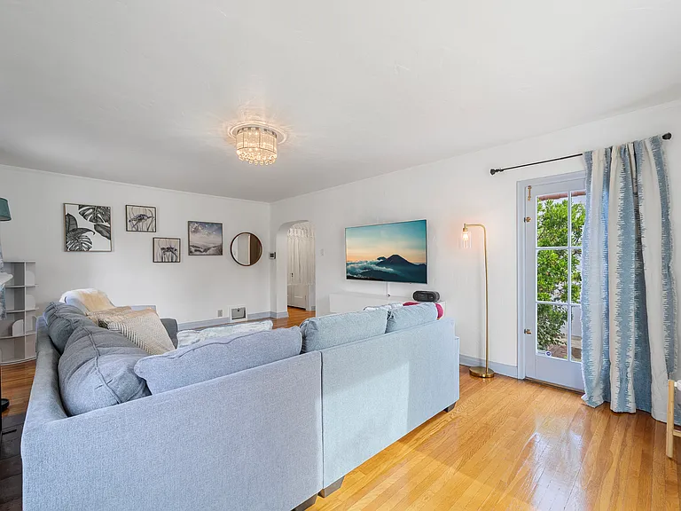 408 N Story Pl — Photo 9