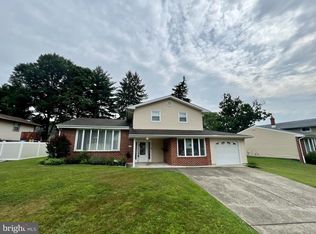 123 Greycourt Rd, Philadelphia, PA 19115