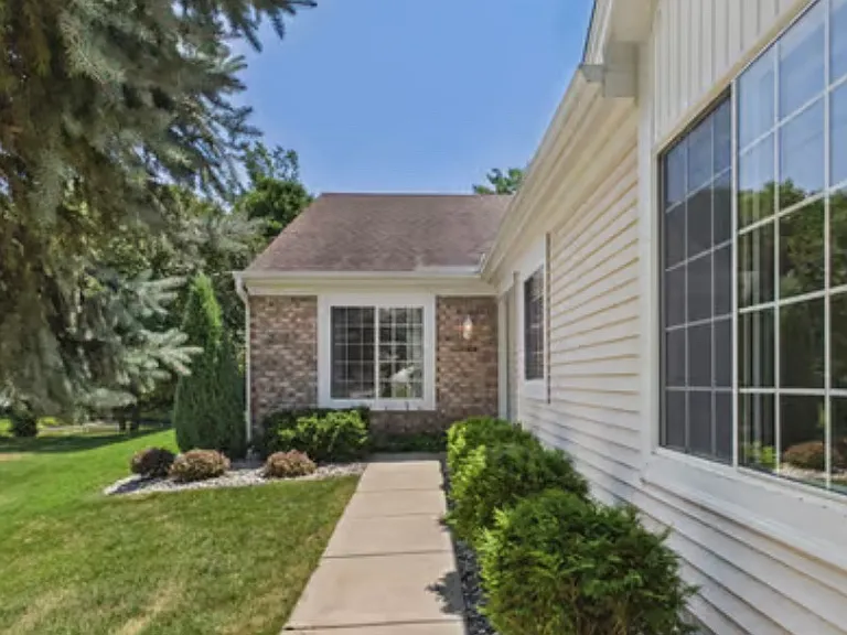10843 Lexington Dr — Photo 19