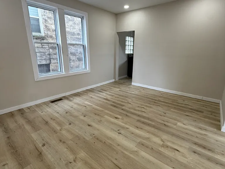 1100 Kenneth Ave — Photo 5