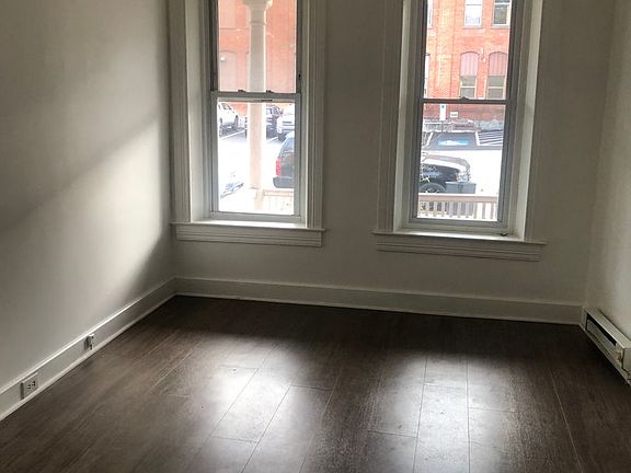 4th image of 839 Linden Ave #1