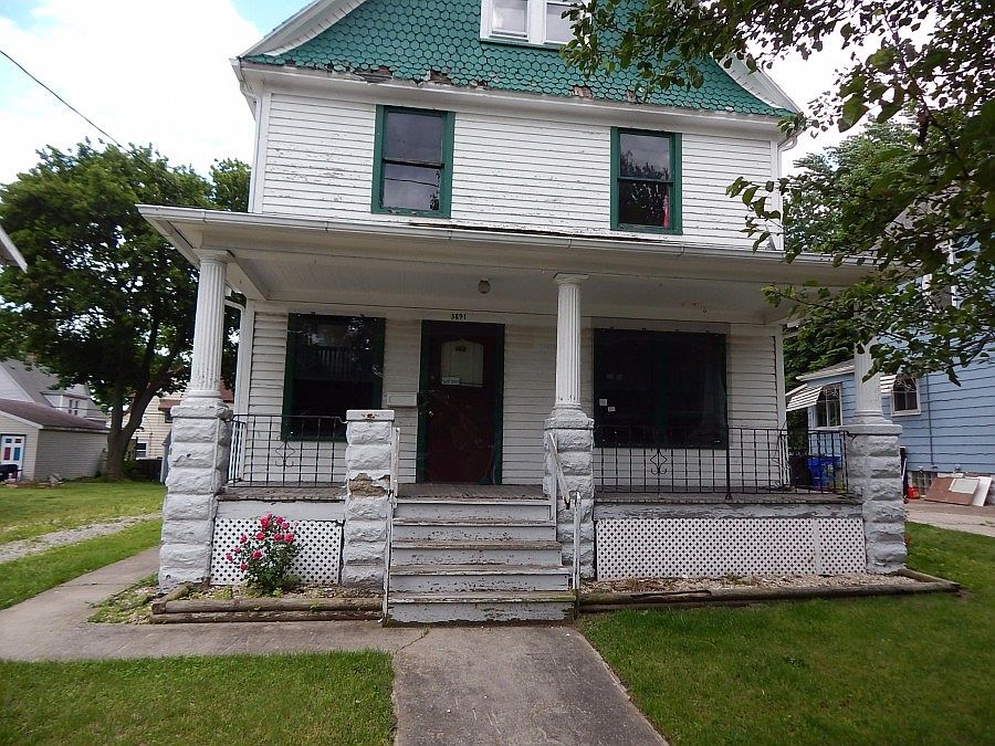 1st image of 3891 W 18th St
