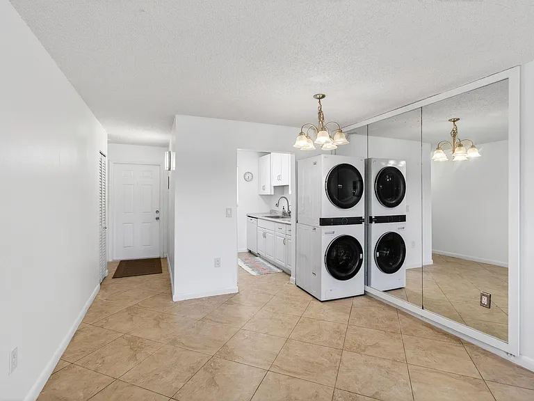 600 SW 2nd Ave #240 — Photo 33
