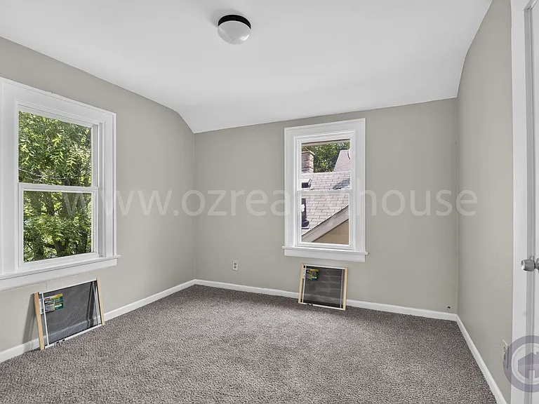 2034 Berkshire Pl — Photo 13