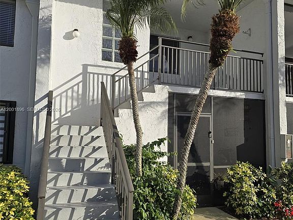 2nd image of 310 Racquet Club Rd APT 204