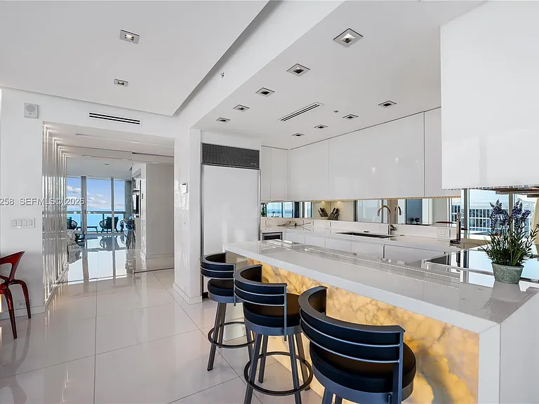 6899 Collins Ave #2208 — Photo 12