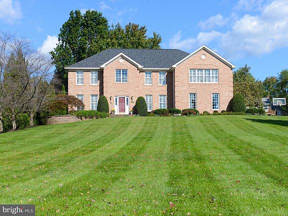 3rd image of 4210 Hogan Dr