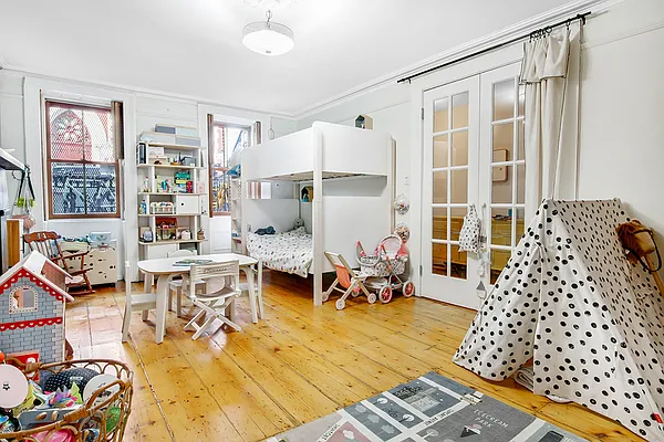Sold by Dwell Residential Inc | media 27