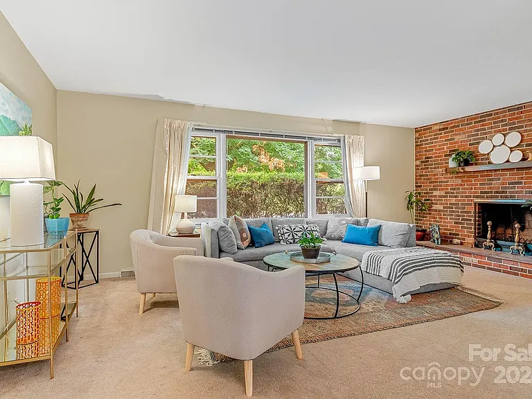 15 Zephyr Dr — Photo 4