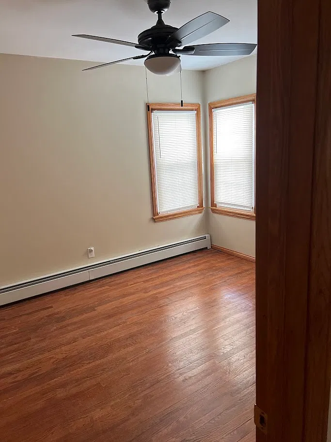 4 bed, 1398 sqft, $2,900 — Photo 3