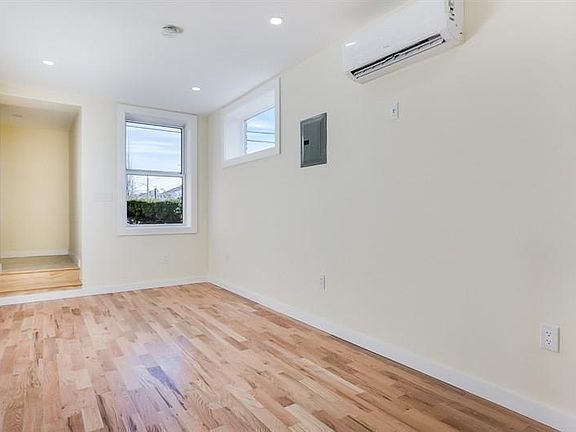 5th image of 10201 Avenue L