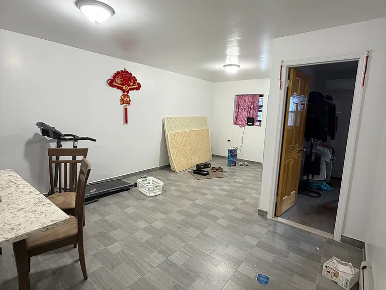 2654 E 29th St #1 — Photo 3