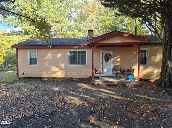 318 Blalock St, Holly Springs, NC 27540