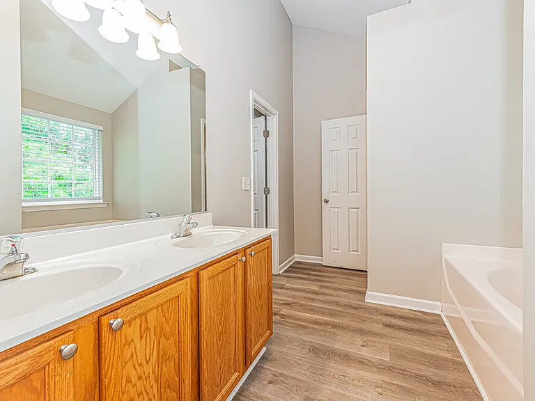 1549 Pebble Ridge Dr — Photo 8
