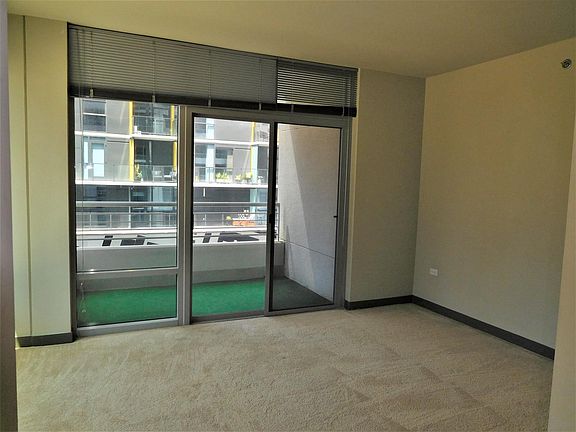 5th image of 425 W Beech St Unit 604