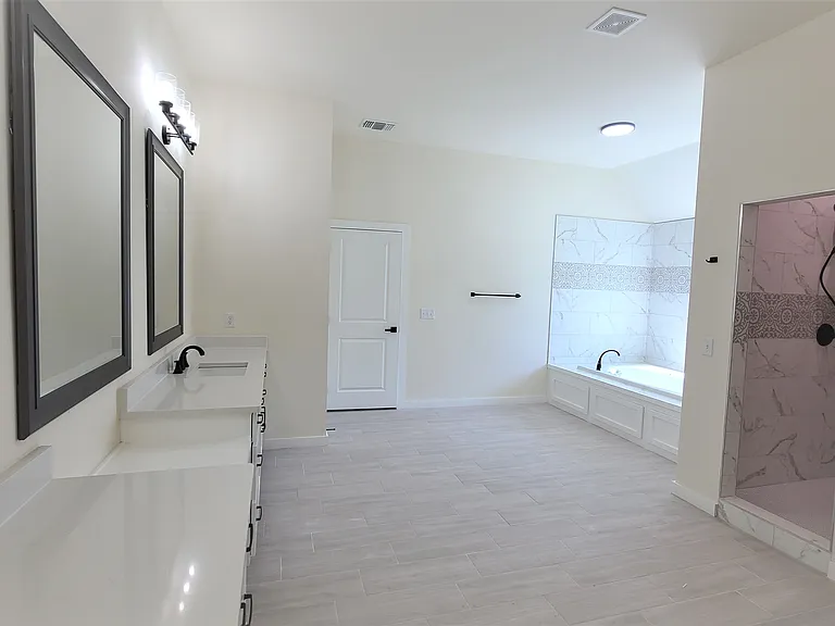 108 Tralee Ct — Photo 16