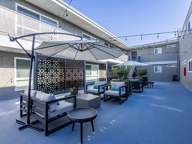 Mosaic at Western Apartments Homes — Photo 23