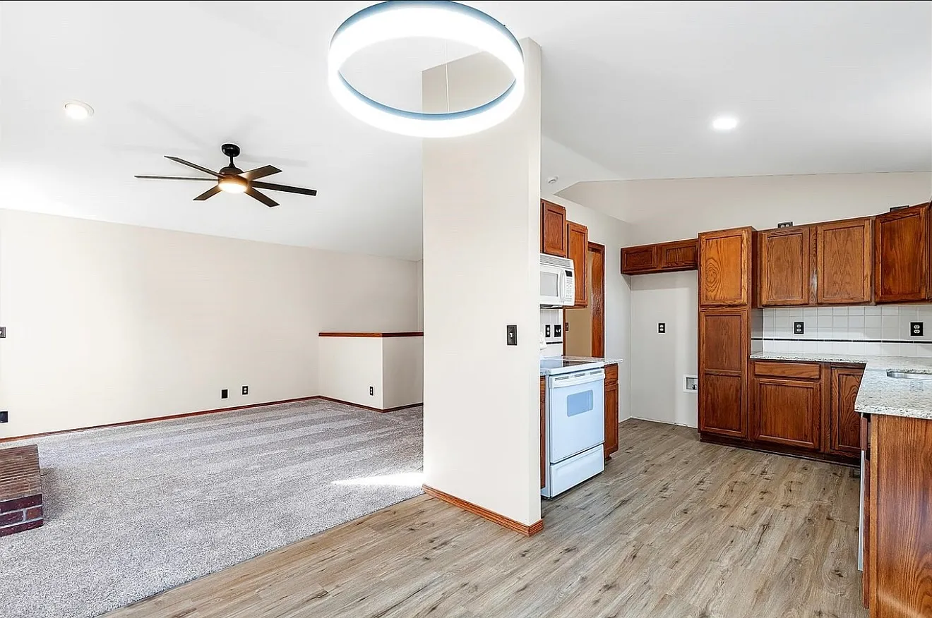10214 W Prairie Woods St — Photo 4