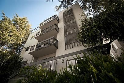 1st image of 2525 Benvenue Ave #14845874