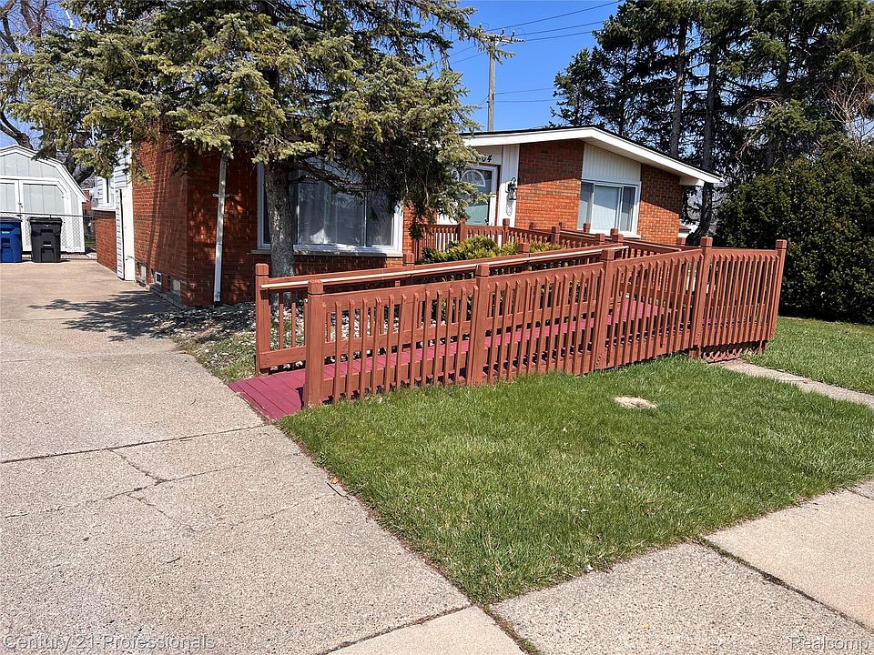 1st image of 30604 Ann Arbor Trl