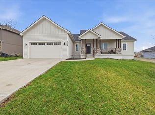 1806 NW Mya Ct, Grain Valley, MO 64029