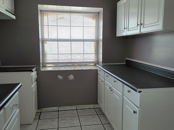 4th image of 13458 Vaughn St