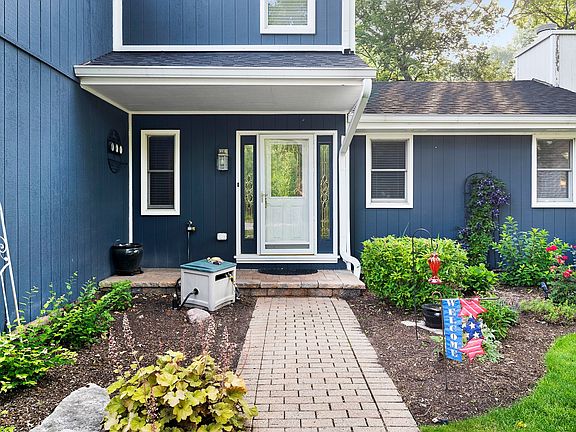 3rd image of 860 Tam O Shanter Cir