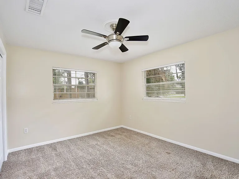 365 E Marvin Ave — Photo 11