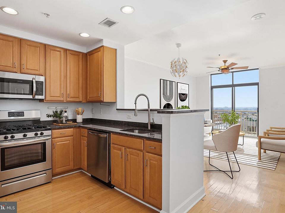 1st image of 1201 N Garfield St APT Penthouse 02