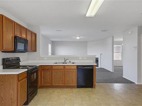 3rd image of 14012 Sand Hills Dr