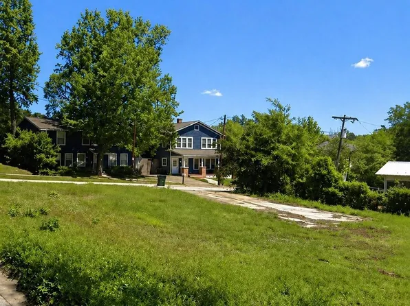 1309 20th St, Huntsville, TX 77340