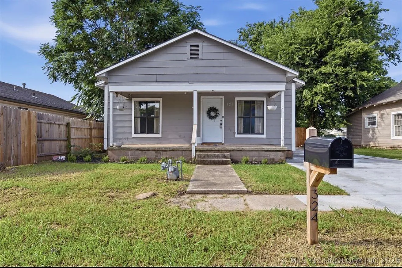3 bed, 1100 sqft, $1,450 — Photo 2