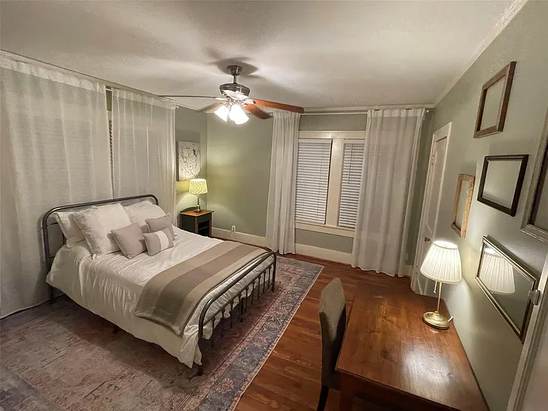 1604 Castle Ct — Photo 16