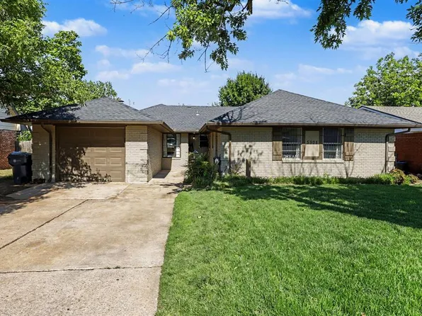 5904 N College Ave, Warr Acres, OK 73122