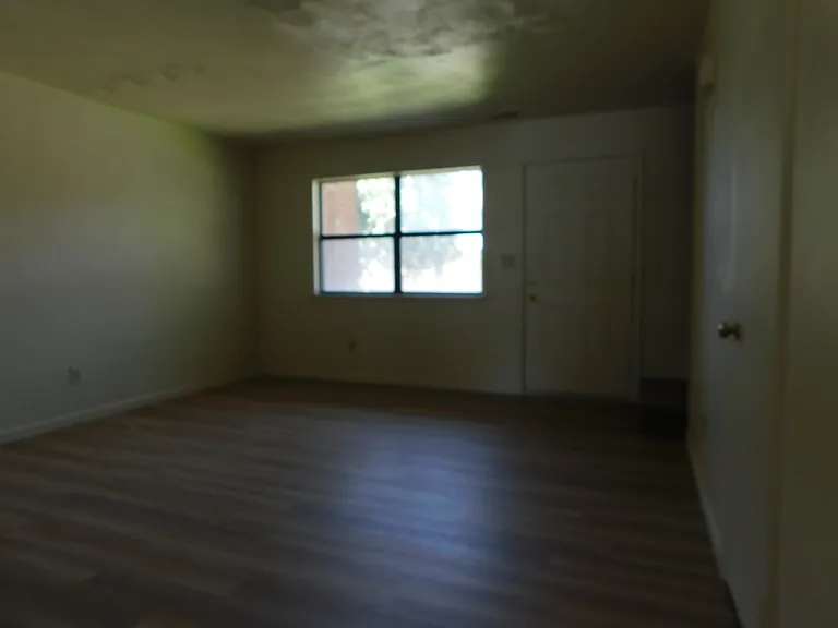 215 Greenbrier Ave — Photo 3