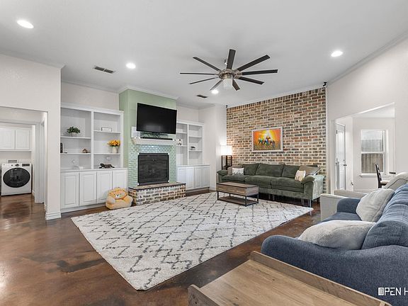 4th image of 4 Roundrock Ct