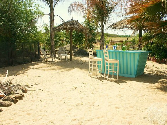 Sand Beach and Tiki Bar, Fire Pit