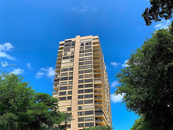 3rd image of 11113 Biscayne Blvd Unit 1854
