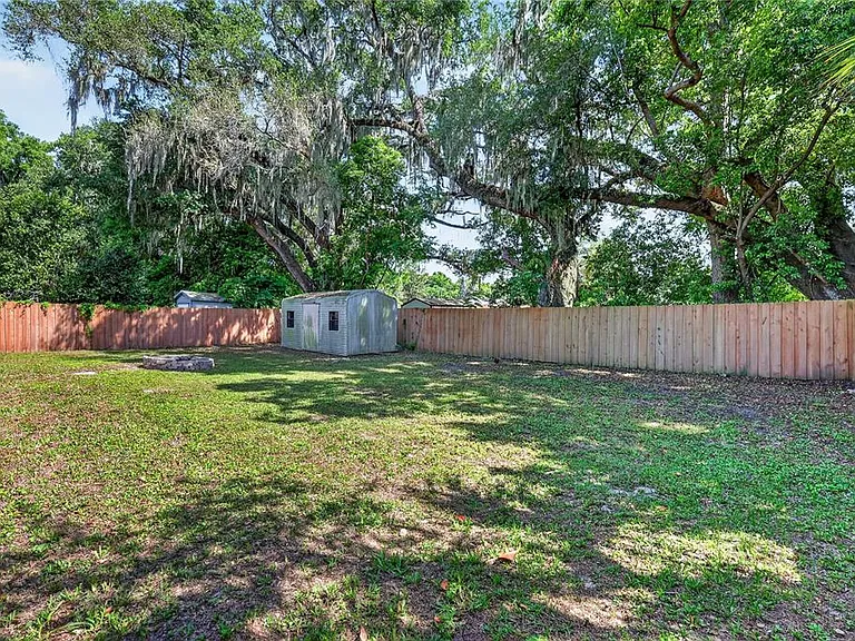 706 Mission Dr — Photo 43