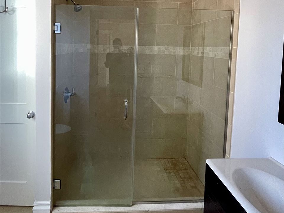 landlord_unit_photo_67850145_15