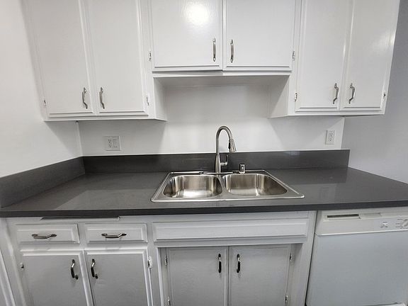 5th image of 425 N Hobart Blvd APT 203
